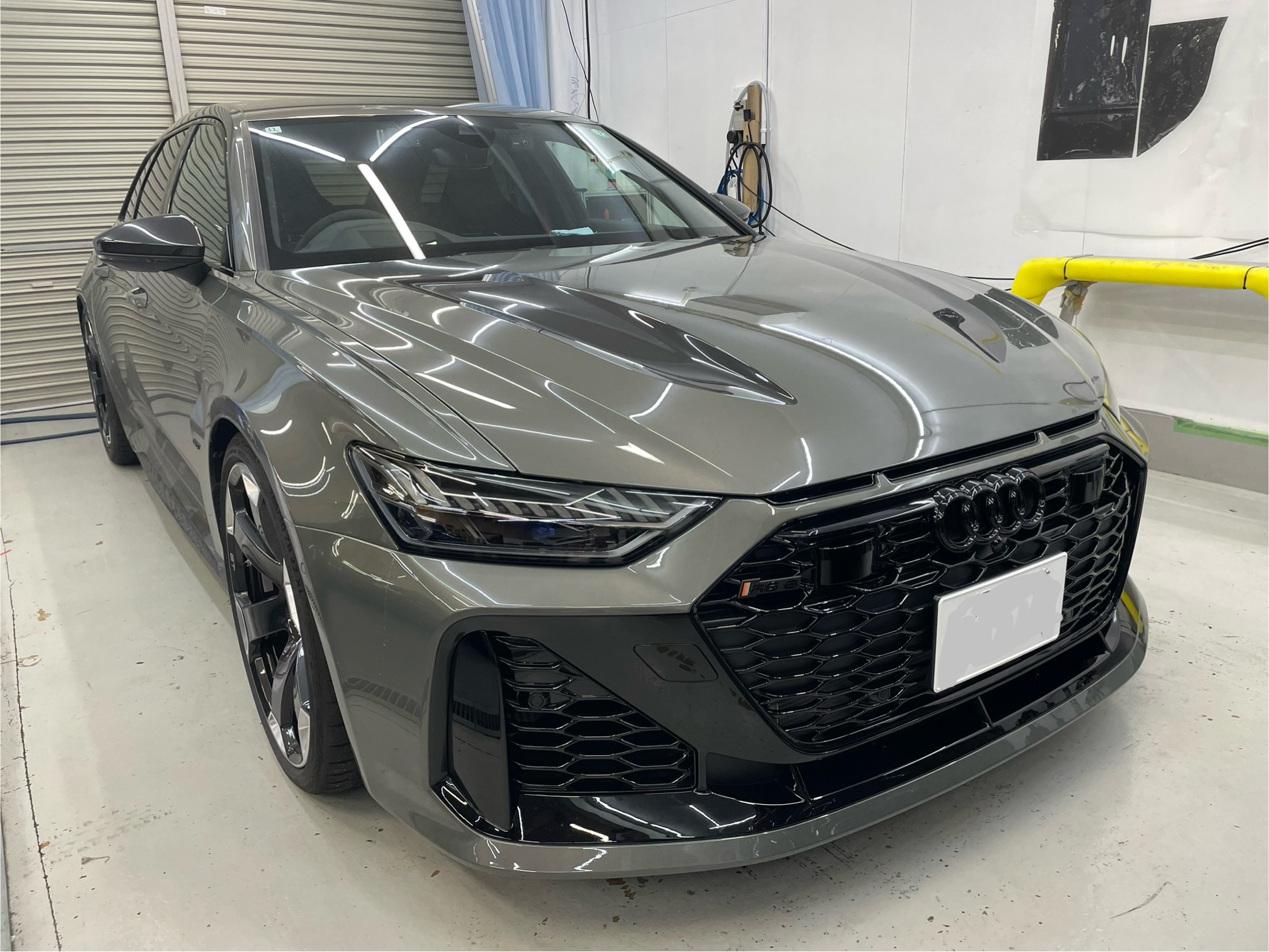 AUDI　RS6GT